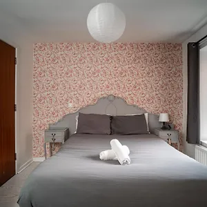 3 Bedroom In Centre Apartment